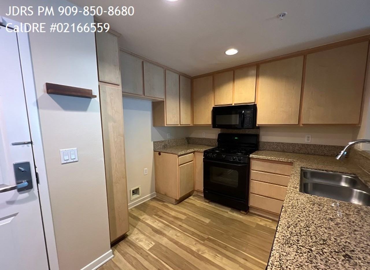 160 S Hudson Ave #304 - Photo 2 of 10