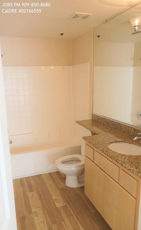 160 S Hudson Ave #304 - Photo 5 of 10