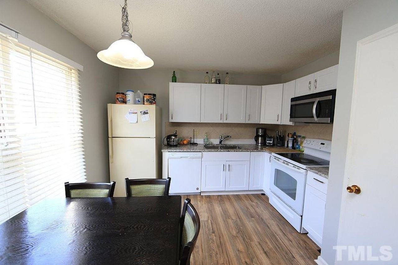 204 N Roberson St - Photo 2 of 10