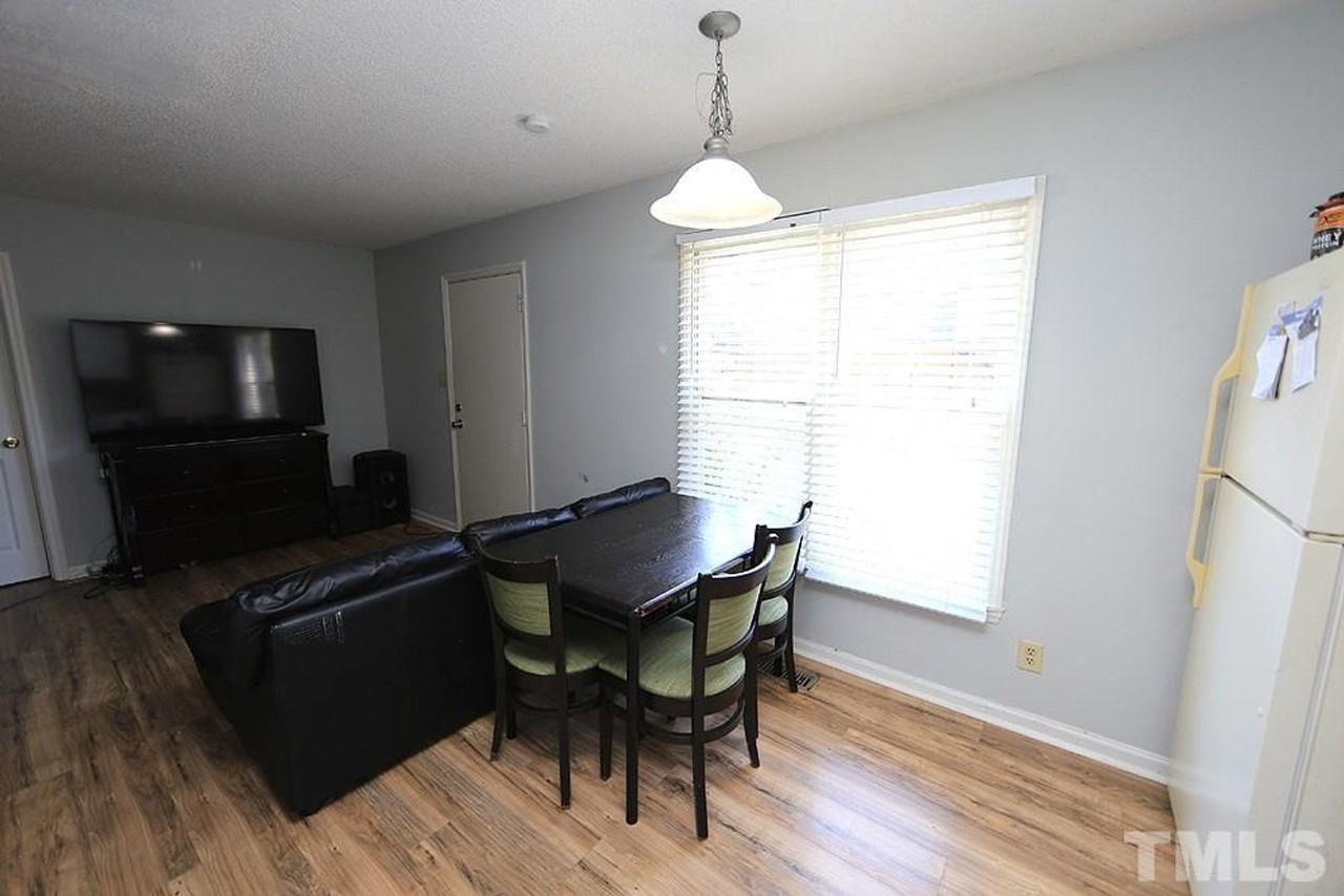 204 N Roberson St - Photo 5 of 10
