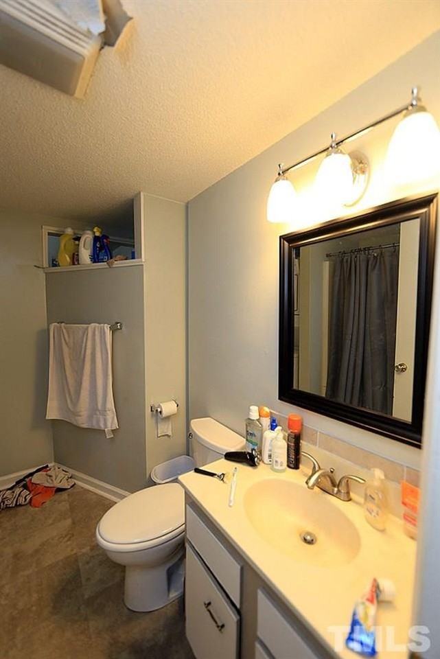 204 N Roberson St - Photo 6 of 10