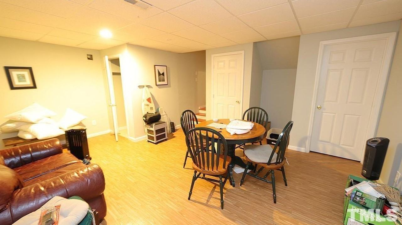 203 Laurel Ave - Photo 2 of 8