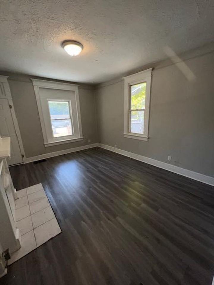 730 E Florida St - Photo 3 of 14