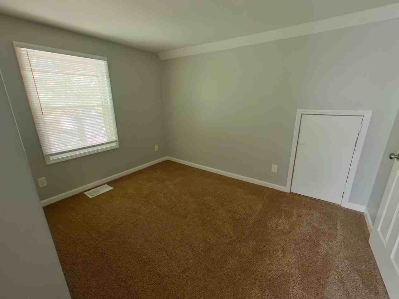 2833 E Ellen St - Photo 3 of 14