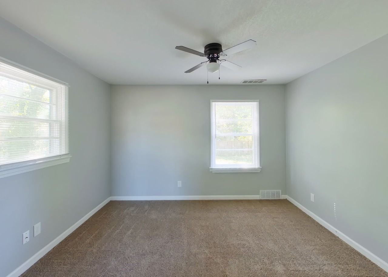 2833 E Ellen St - Photo 7 of 14