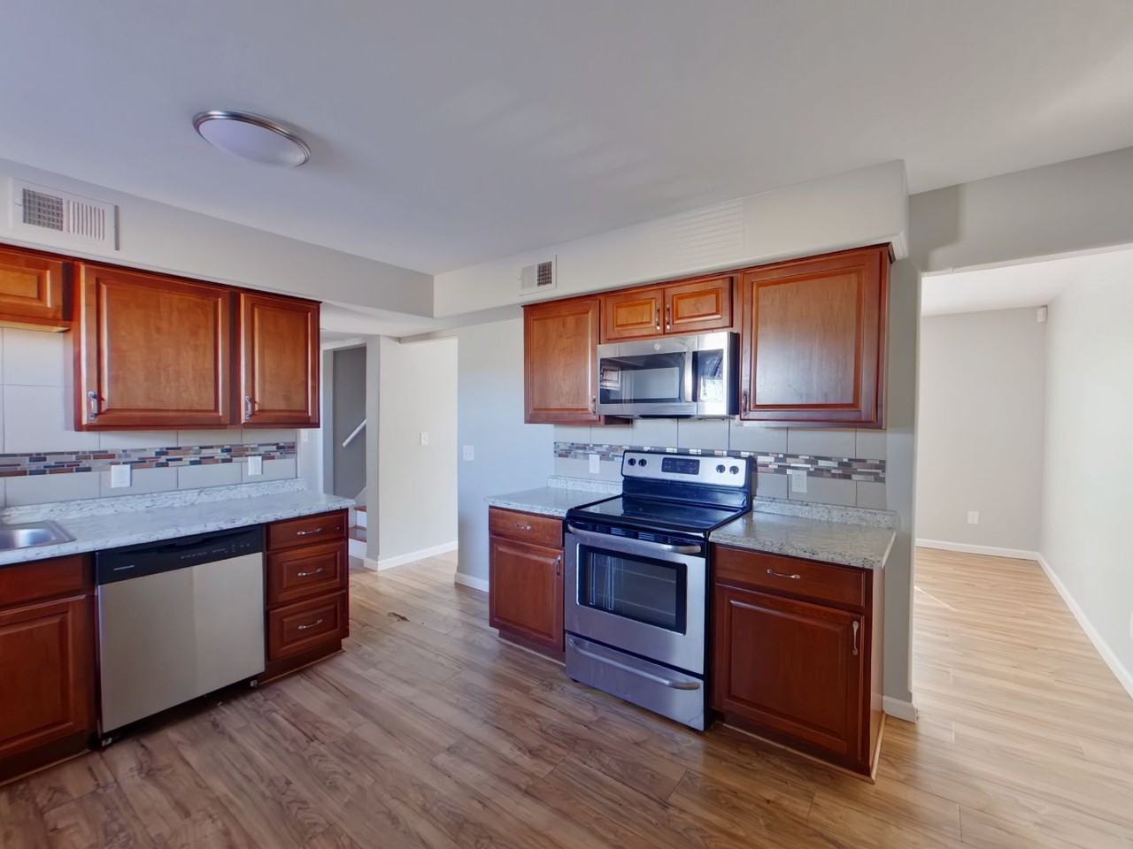 2833 E Ellen St - Photo 2 of 14
