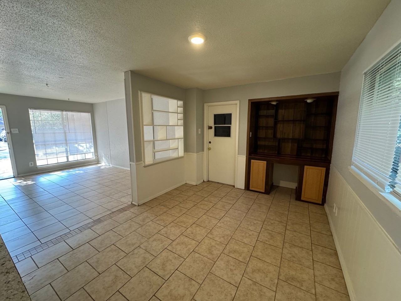 4105 Acree St - Photo 6 of 10