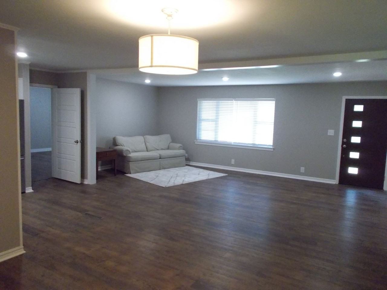 215 S Seattle Ave - Photo 5 of 22