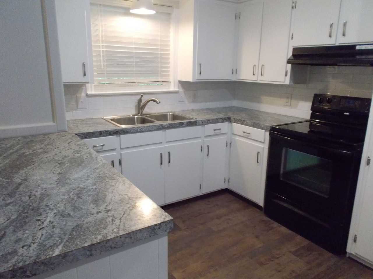 215 S Seattle Ave - Photo 7 of 22