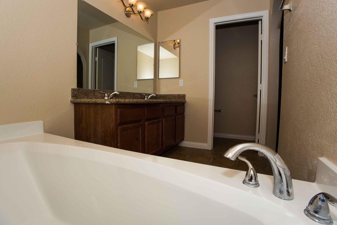 1852 N Decatur Blvd - Photo 6 of 7