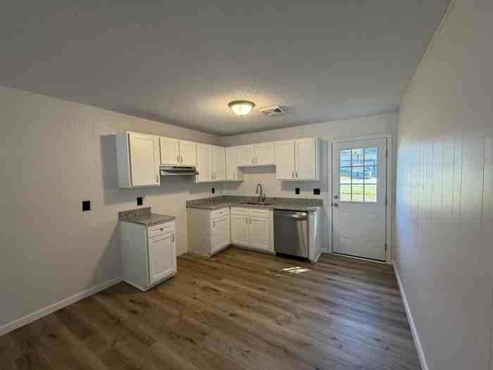 713 Eden Ter #C - Photo 6 of 8