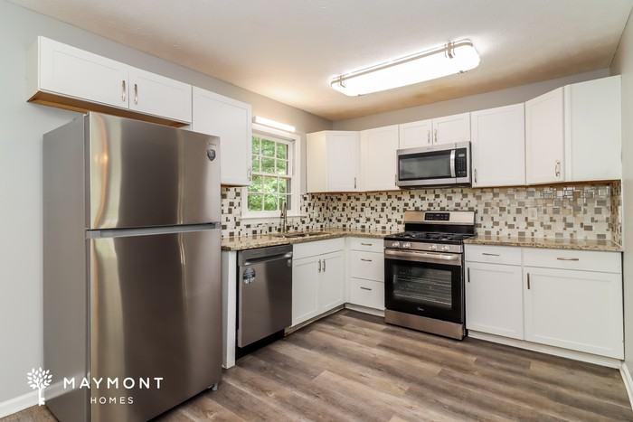 54 Landing Ln - Photo 7 of 13