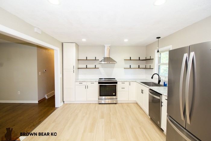 1702 Ne 76th St - Photo 3 of 3