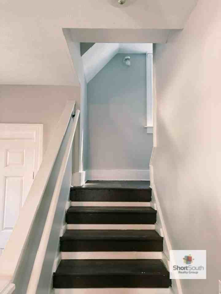 708 Watkins St Se - Photo 4 of 10