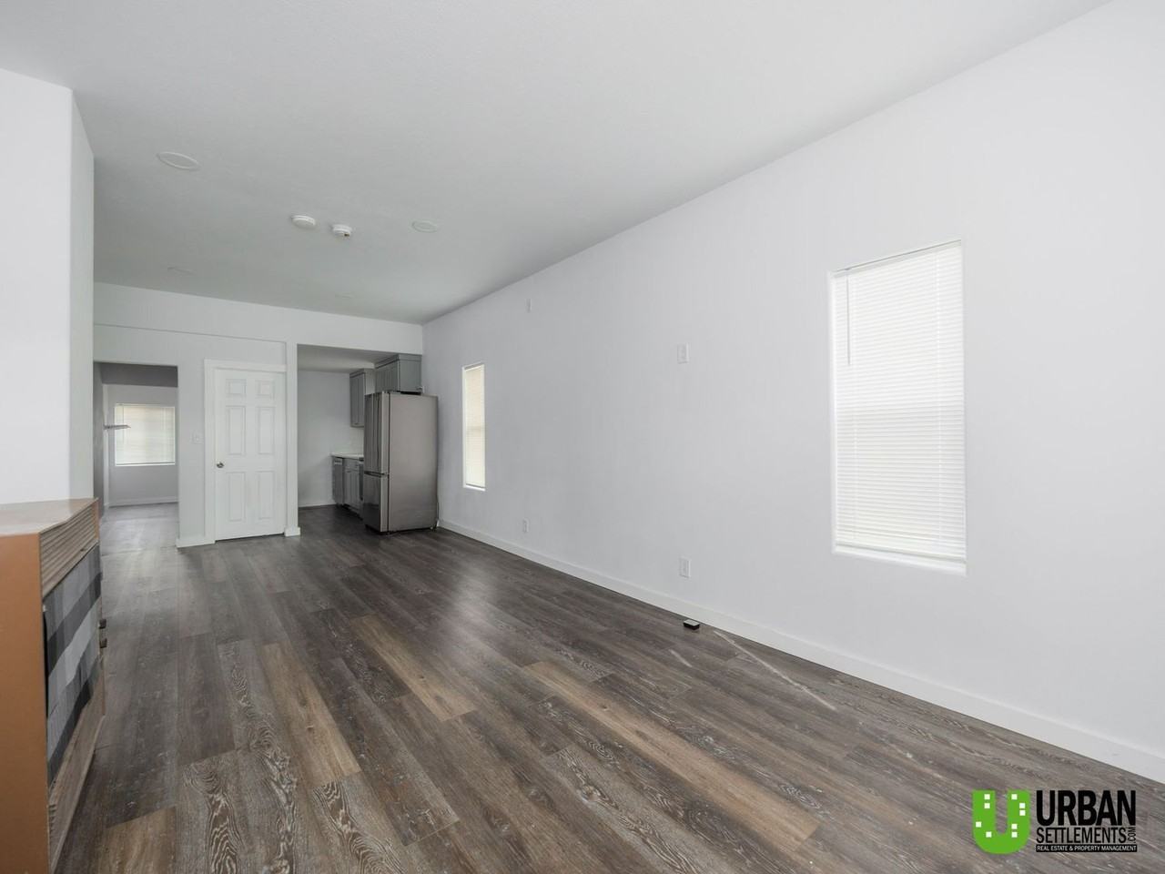 3803 E Wellesley Ave - Photo 2 of 14