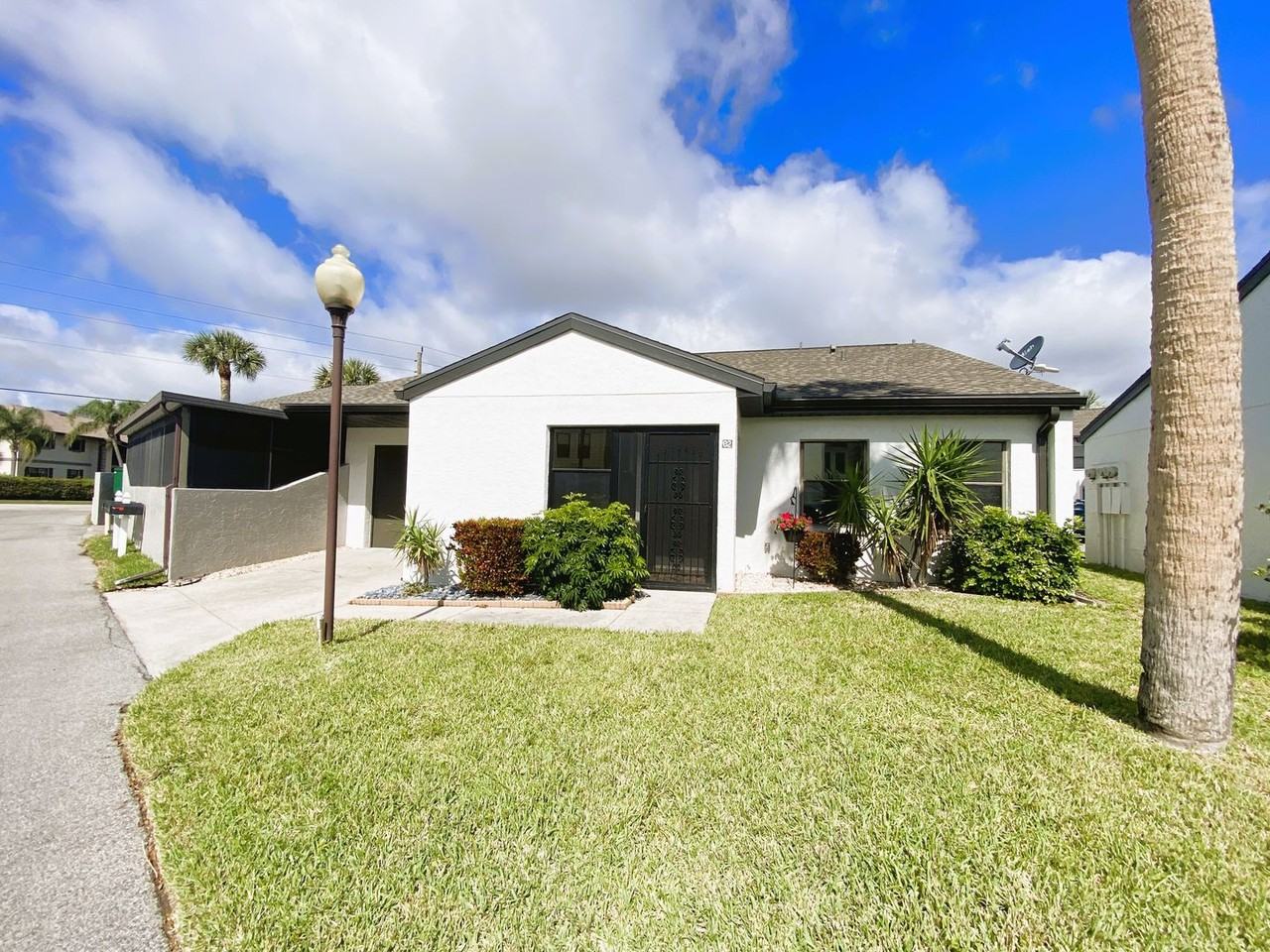2000 Forrest Nelson Blvd #G2 - Photo 2 of 29