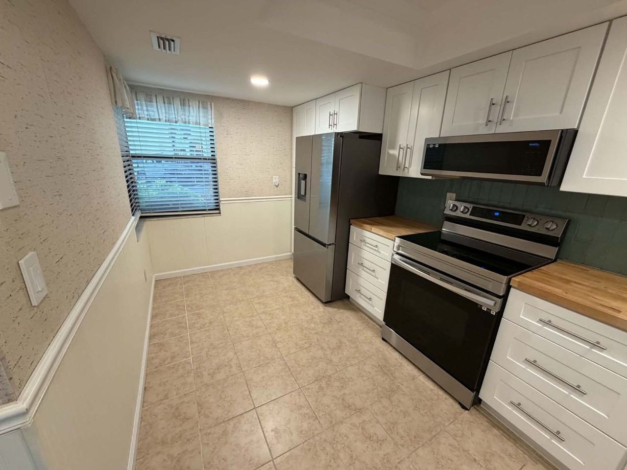 2000 Forrest Nelson Blvd #G2 - Photo 4 of 29
