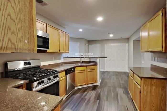 3408 Beech St - Photo 6 of 20