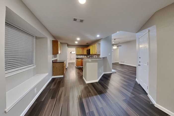 3408 Beech St - Photo 7 of 20