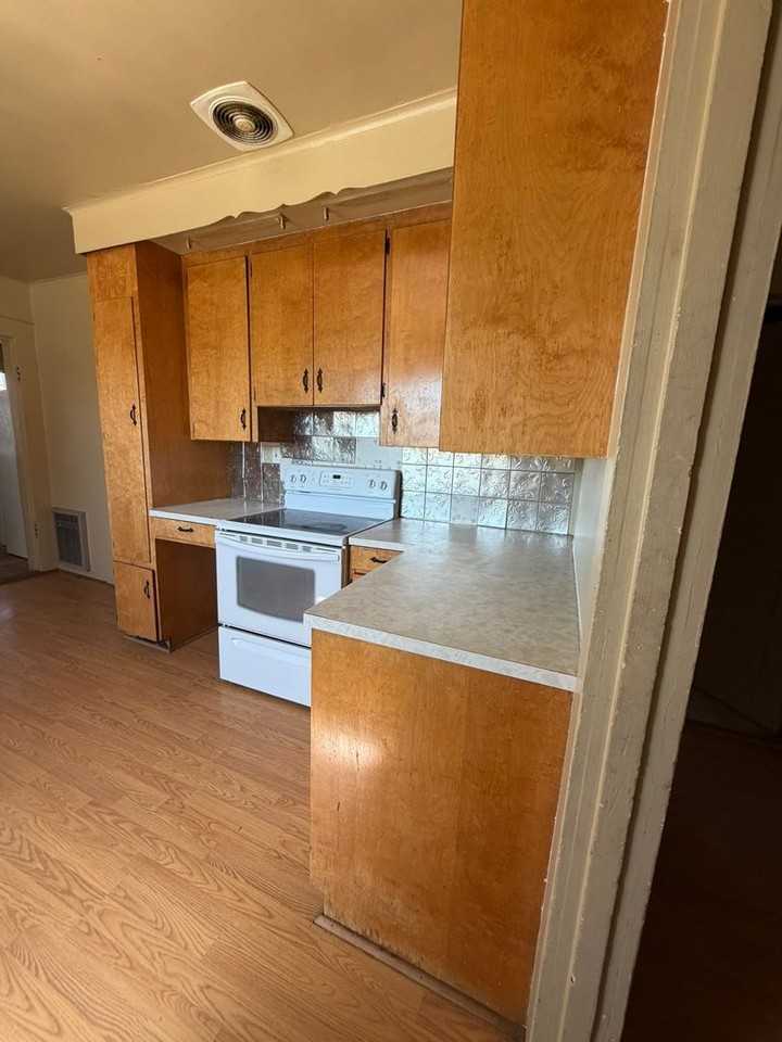 22222 Evans Rd - Photo 3 of 9