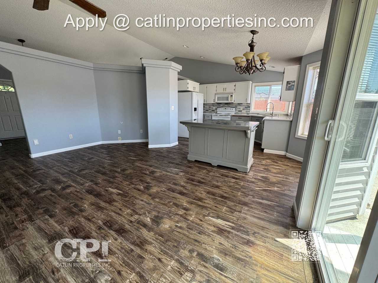 2249 52nd Ave - Photo 6 of 24