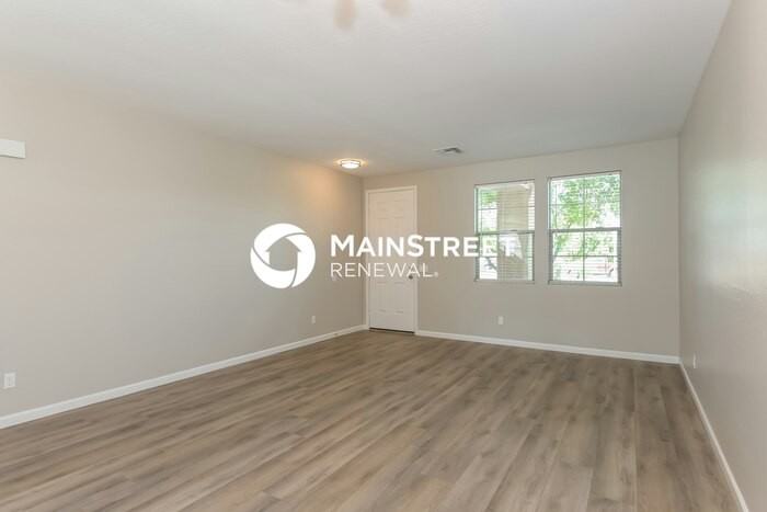 6311 S 32nd Gln - Photo 2 of 15
