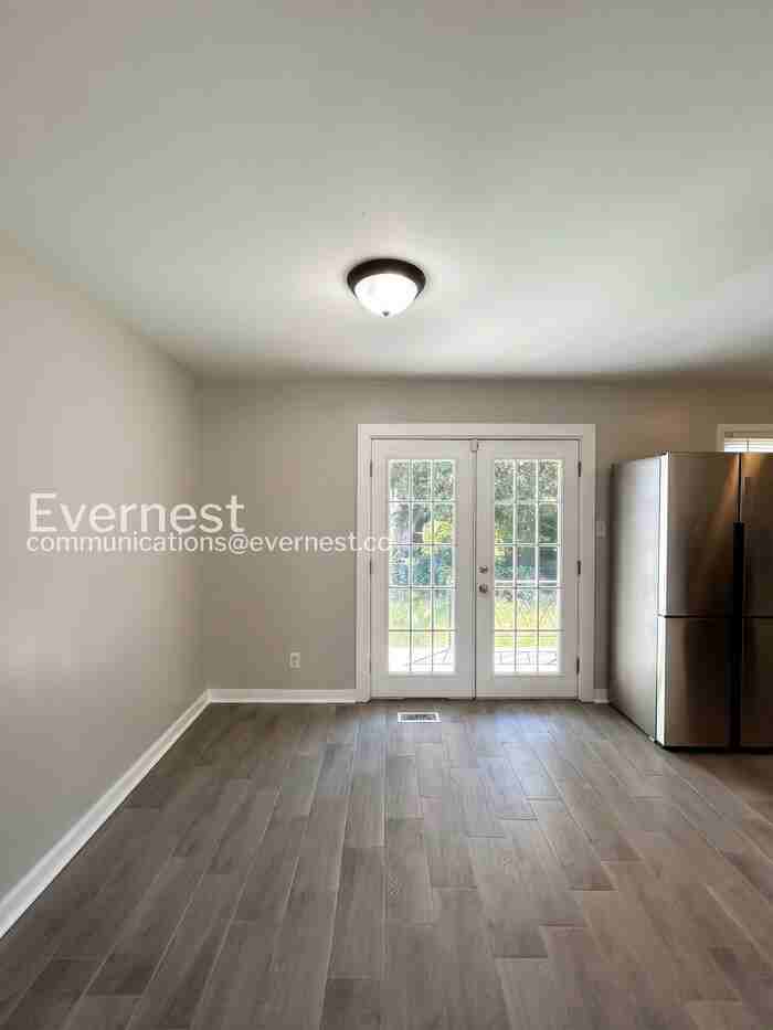 1001 Kinney St - Photo 7 of 22