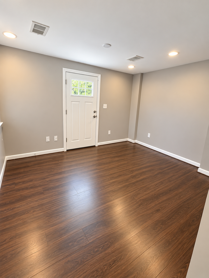 1921 M St Ne - Photo 2 of 12