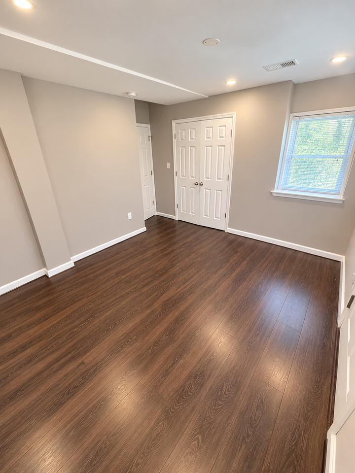 1921 M St Ne - Photo 3 of 12