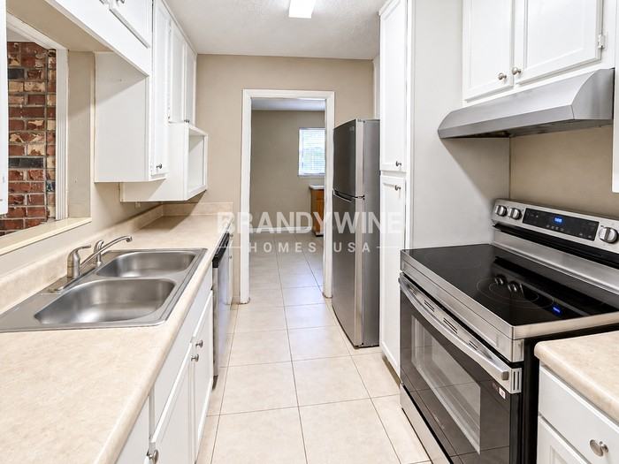 7423 Leroy Dr - Photo 5 of 20