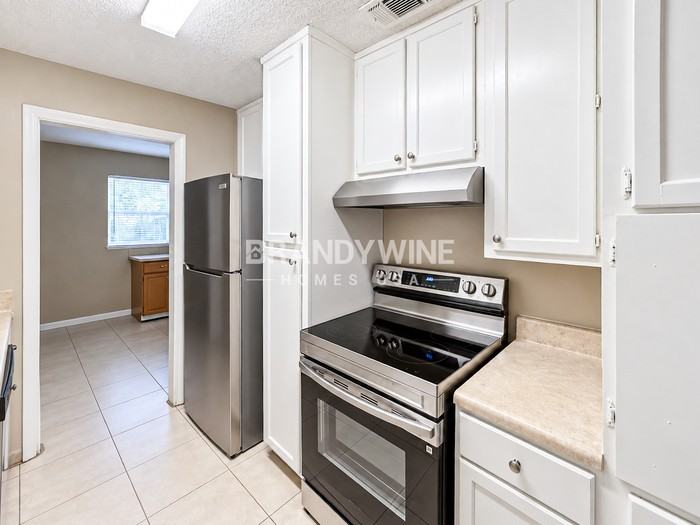 7423 Leroy Dr - Photo 6 of 20