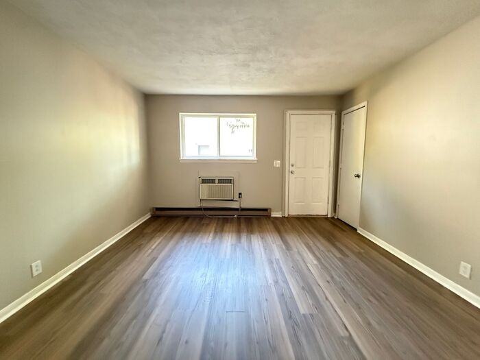 1621 Arthur Ave #B - Photo 2 of 15