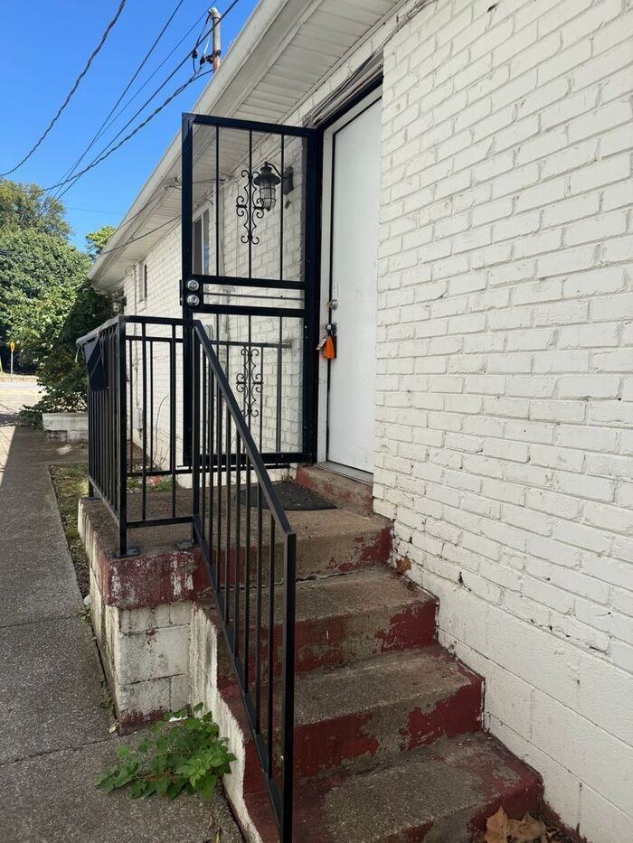 1621 Arthur Ave #B - Photo 6 of 15