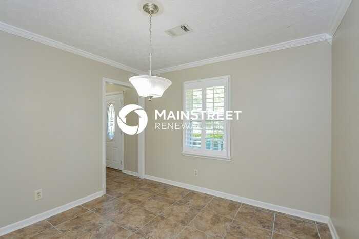 420 Ashley Way - Photo 4 of 17