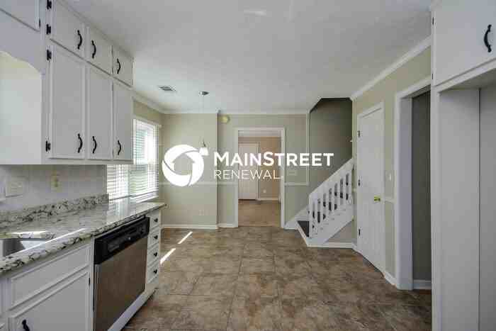 420 Ashley Way - Photo 7 of 17