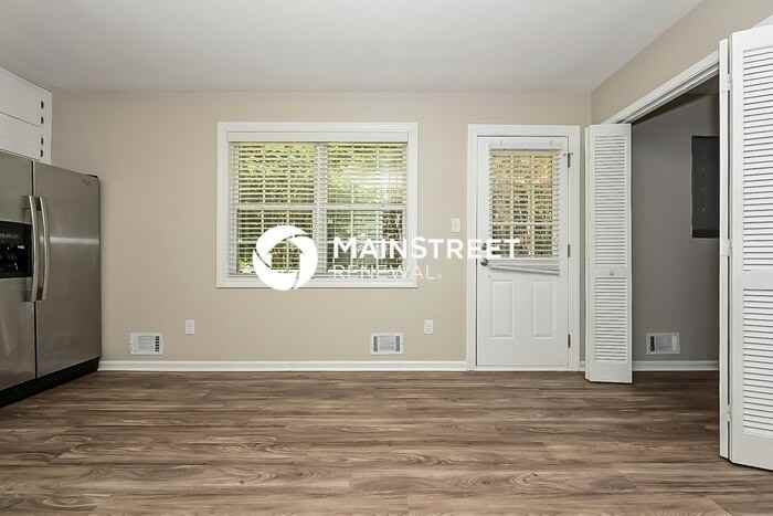 292 Tunis Rd - Photo 3 of 15