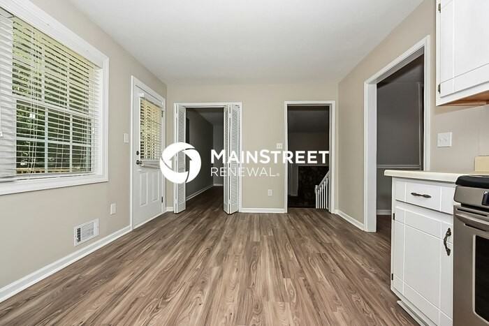292 Tunis Rd - Photo 5 of 15