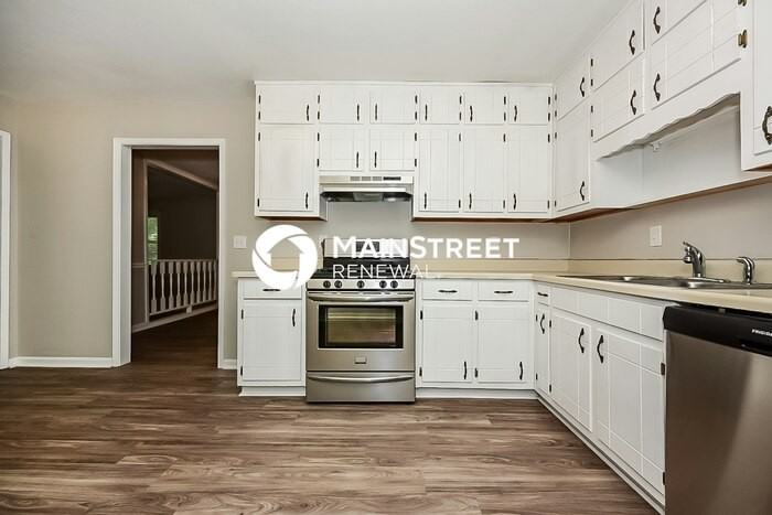 292 Tunis Rd - Photo 7 of 15