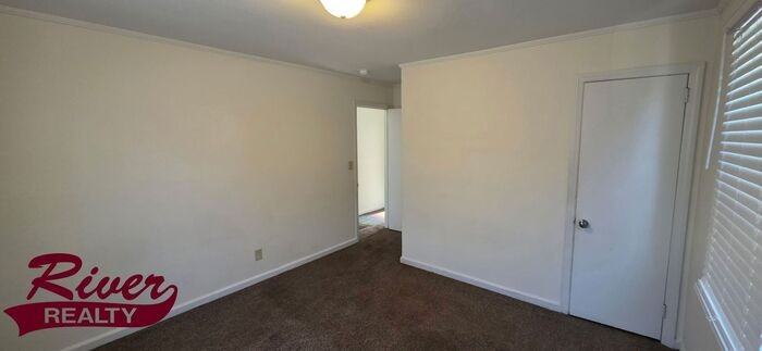 128 Elizabeth Ave - Photo 6 of 9