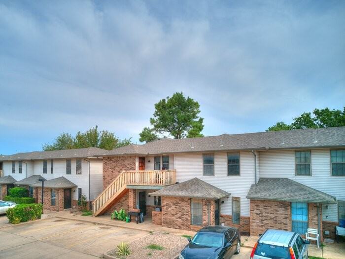 1022 Rambling Oaks Dr #F - Photo 2 of 32