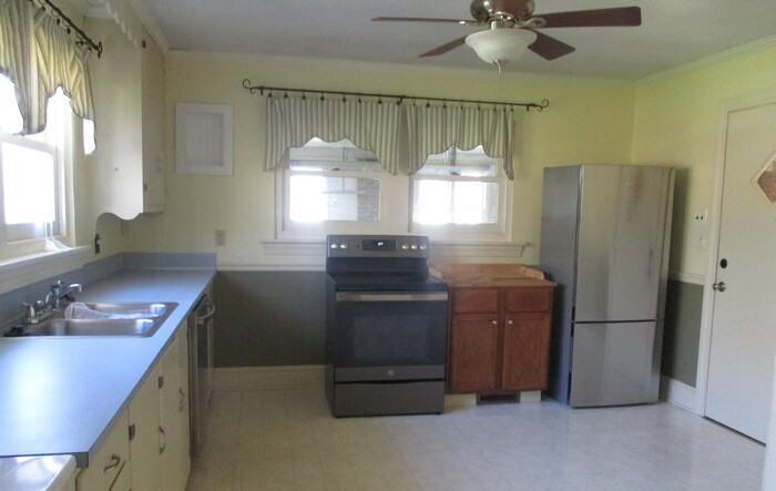122 Trantham St Sw - Photo 4 of 11