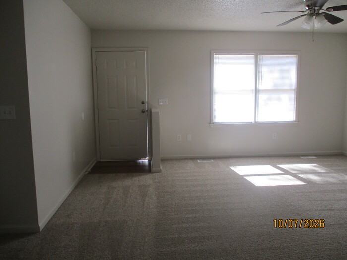 412 Easy St - Photo 2 of 14