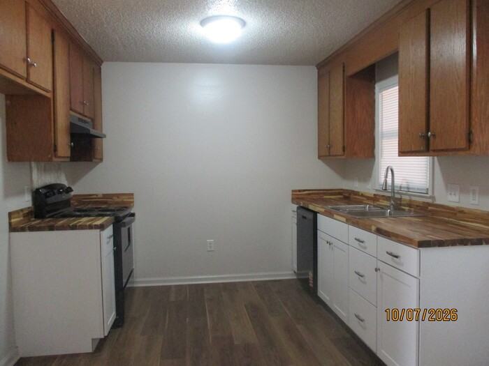 412 Easy St - Photo 4 of 14