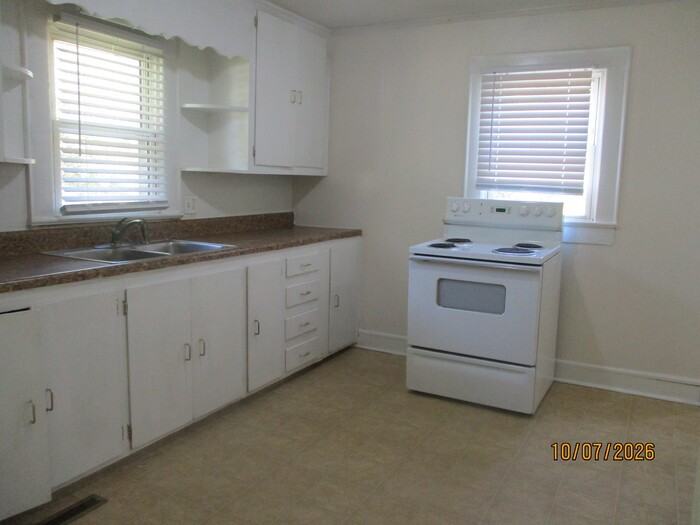 2813 S Ridge Ave #A - Photo 4 of 7