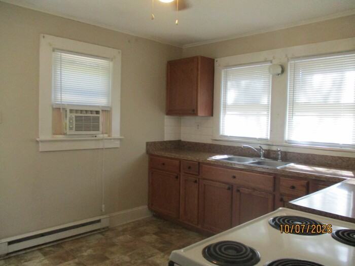 908 W B St #908 - Photo 4 of 9