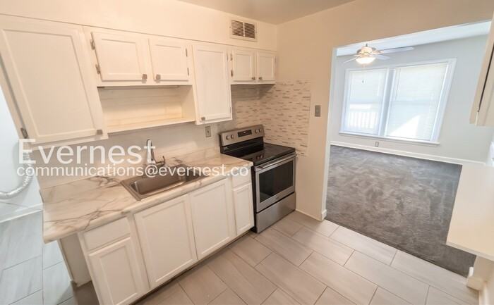 6227 Evergreen Blvd - Photo 6 of 18
