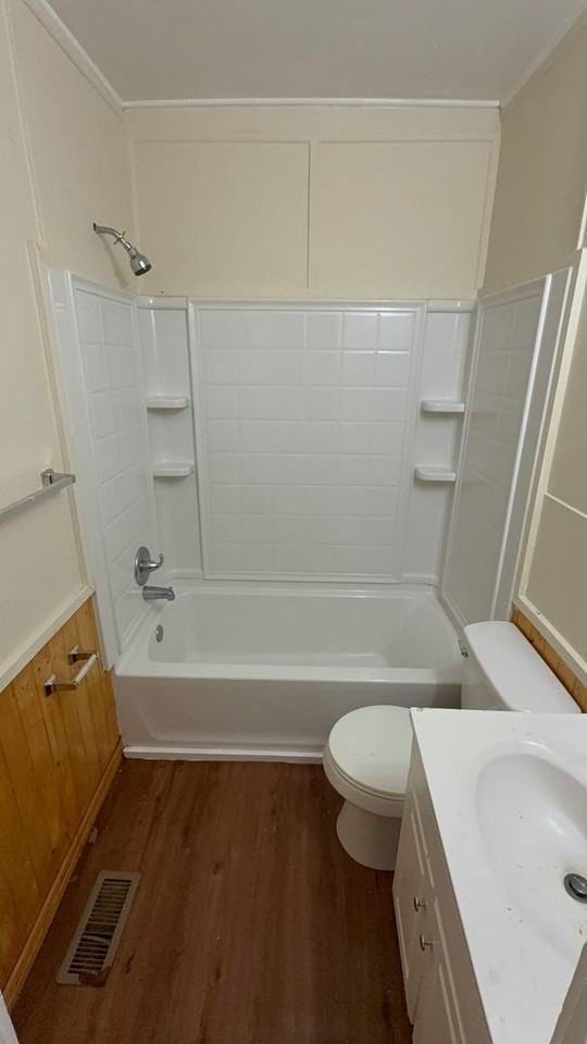 604 Bragg St #12 - Photo 3 of 10