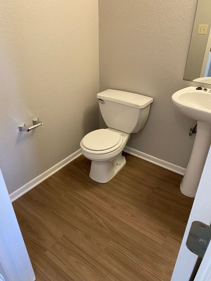 404 3rd Ave Se - Photo 4 of 14