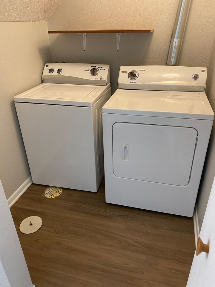 404 3rd Ave Se - Photo 5 of 14