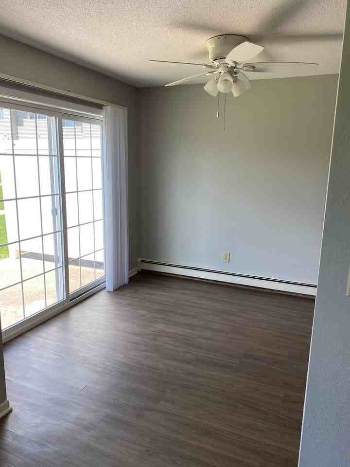 404 3rd Ave Se - Photo 7 of 14